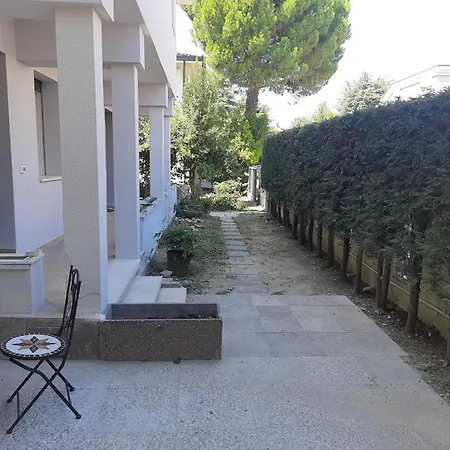 Apartment Spazioso In Casa Singola Con Giardino